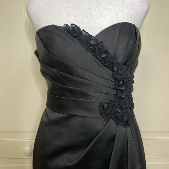 VINEYARD COLLECTION Women’s Black Ruched Side Ruffle Detail Formal Dress Size 8 - Picture 3 of 9
